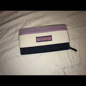 Brand new**never used** Vineyard Vines wallet